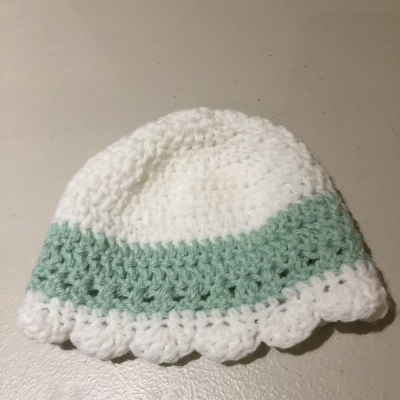 Hand Knit Baby Infant Hand Knit Hat - Picture 4 of 5
